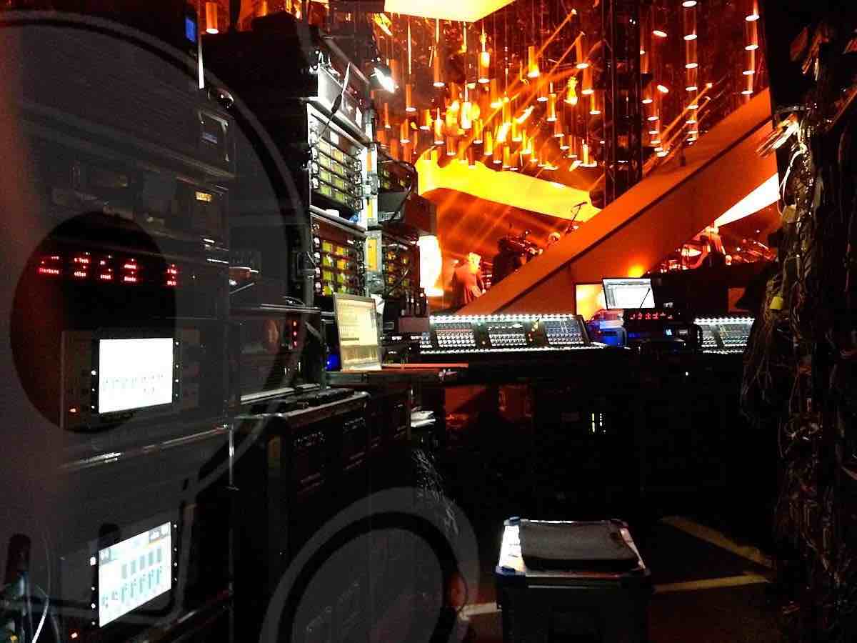 Frequenzmanagement & -monitoring, Rental HF-Technik | Sennheiser, Shure, Motorola, DPA, Neumann | Mikrofon & In-Ear-Monitoring | Konzert, Touring, TV-Broadcast, Film | hdg-wireless | professional wireless management & monitoring
 | Pic:3