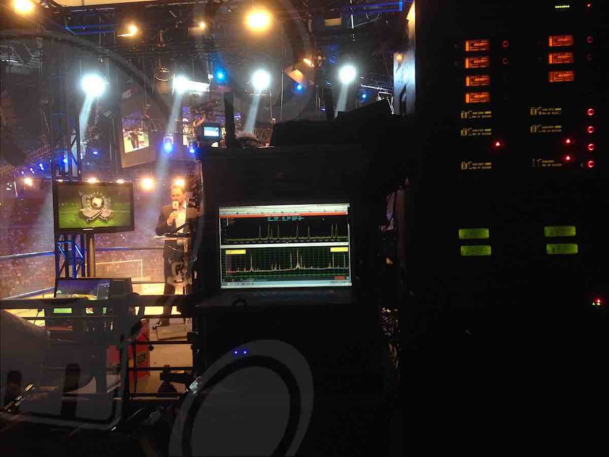 Frequenzmanagement & -monitoring, Rental HF-Technik | Sennheiser, Shure, Motorola, DPA, Neumann | Mikrofon & In-Ear-Monitoring | Konzert, Touring, TV-Broadcast, Film | hdg-wireless | professional wireless management & monitoring
 | Pic:9