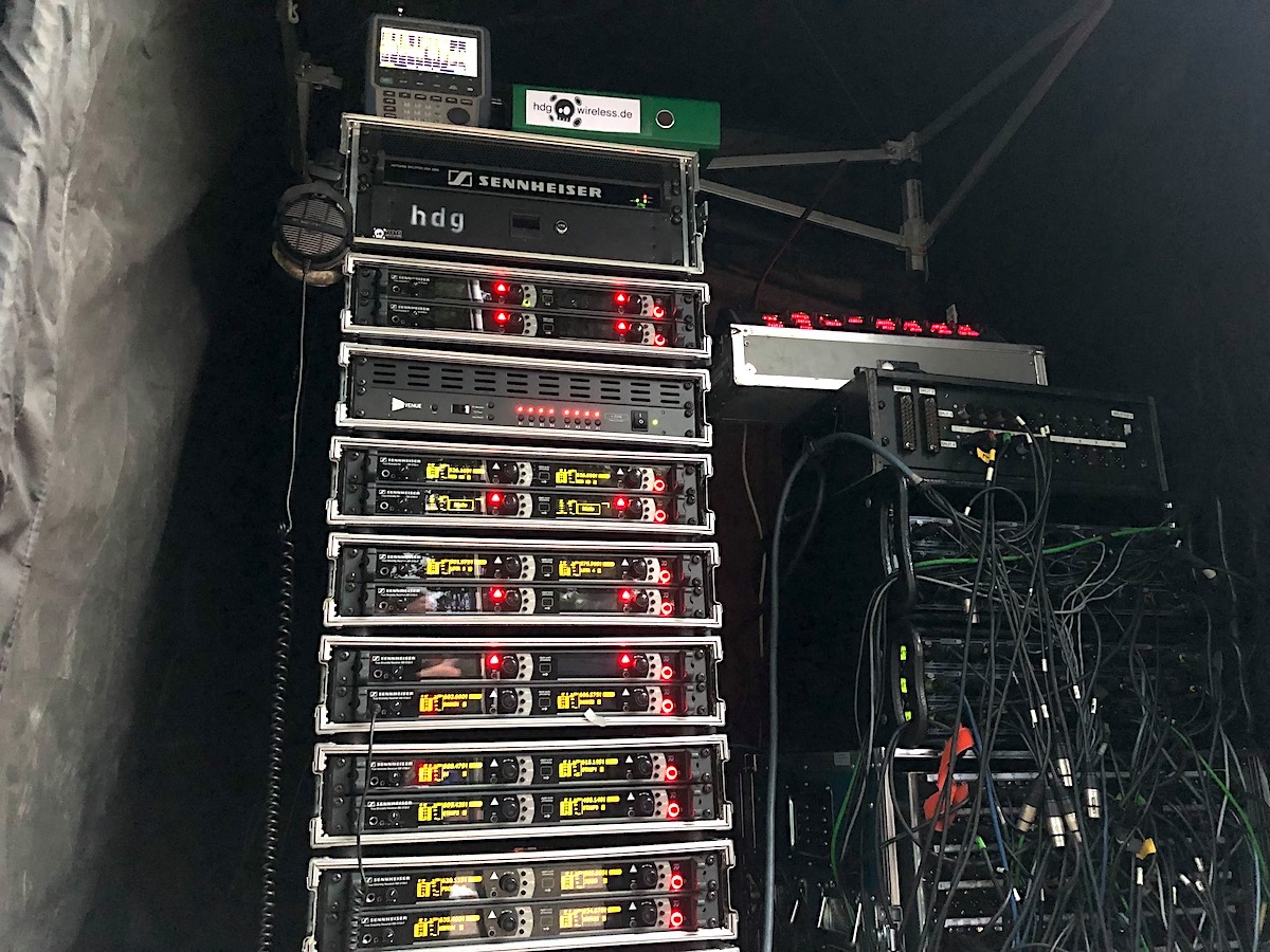 Frequenzmanagement & -monitoring, Rental HF-Technik | Sennheiser, Shure, Motorola, DPA, Neumann | Mikrofon & In-Ear-Monitoring | Konzert, Touring, TV-Broadcast, Film | hdg-wireless | professional wireless management & monitoring
 | Pic:29