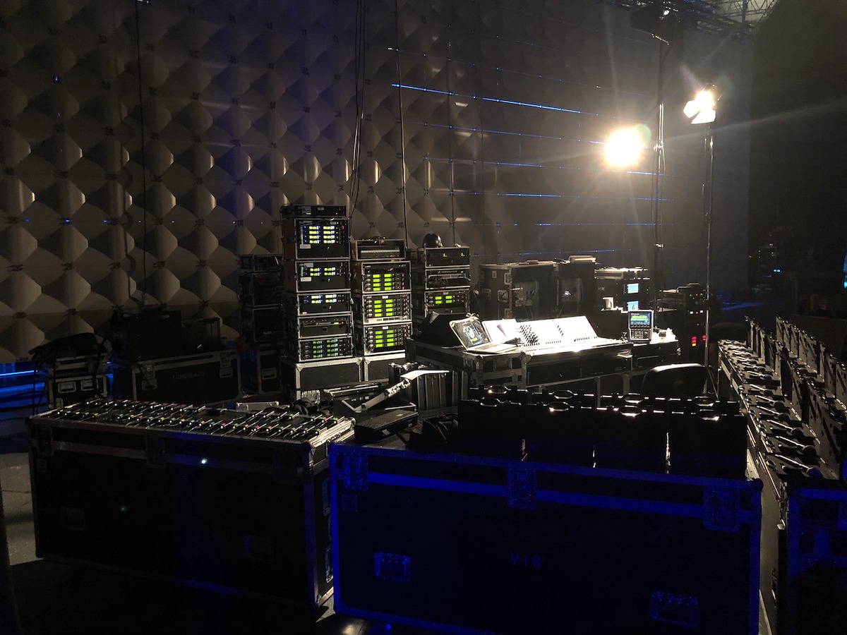 Frequenzmanagement & -monitoring, Rental HF-Technik | Sennheiser, Shure, Motorola, DPA, Neumann | Mikrofon & In-Ear-Monitoring | Konzert, Touring, TV-Broadcast, Film | hdg-wireless | professional wireless management & monitoring
 | Pic:33