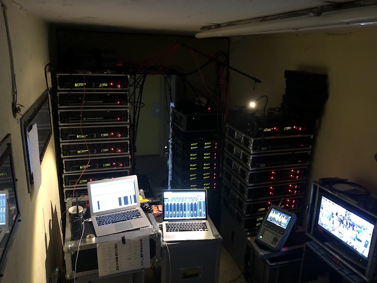 Frequenzmanagement & -monitoring, Rental HF-Technik | Sennheiser, Shure, Motorola, DPA, Neumann | Mikrofon & In-Ear-Monitoring | Konzert, Touring, TV-Broadcast, Film | hdg-wireless | professional wireless management & monitoring
 | Pic:52
