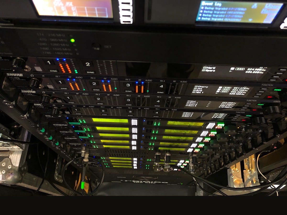 Frequenzmanagement & -monitoring, Rental HF-Technik | Sennheiser, Shure, Motorola, DPA, Neumann | Mikrofon & In-Ear-Monitoring | Konzert, Touring, TV-Broadcast, Film | hdg-wireless | professional wireless management & monitoring
 | Pic:54