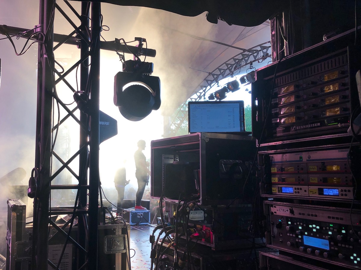 Frequenzmanagement & -monitoring, Rental HF-Technik | Sennheiser, Shure, Motorola, DPA, Neumann | Mikrofon & In-Ear-Monitoring | Konzert, Touring, TV-Broadcast, Film | hdg-wireless | professional wireless management & monitoring
 | Pic:55