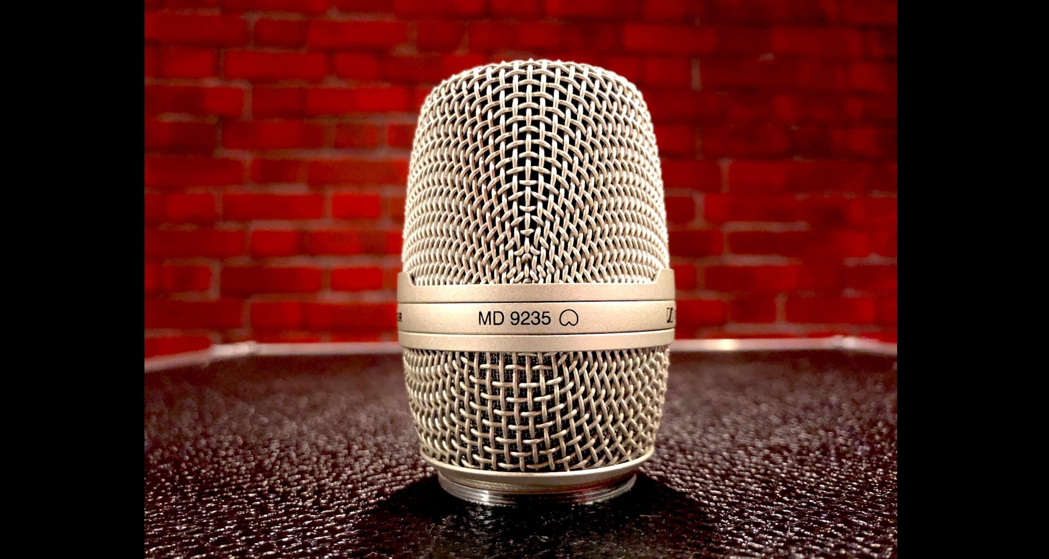 Frequenzmanagement & -monitoring, Rental HF-Technik | Sennheiser, Shure, Motorola, DPA, Neumann | Mikrofon & In-Ear-Monitoring | Konzert, Touring, TV-Broadcast, Film | hdg-wireless | professional wireless management & monitoring
 | Pic:16